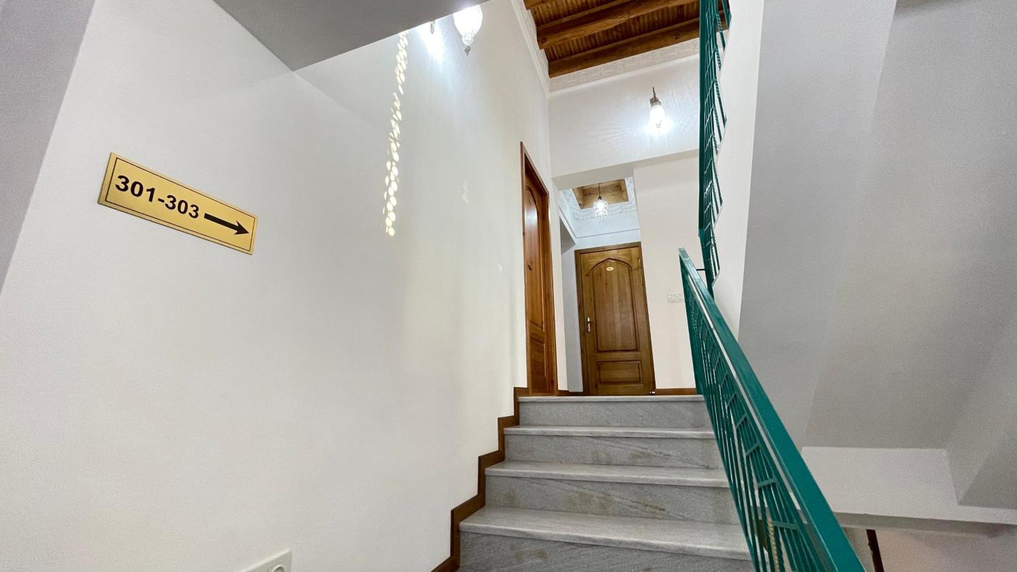 Mahbubakhon Guest House In Old City Buchara Exteriör bild