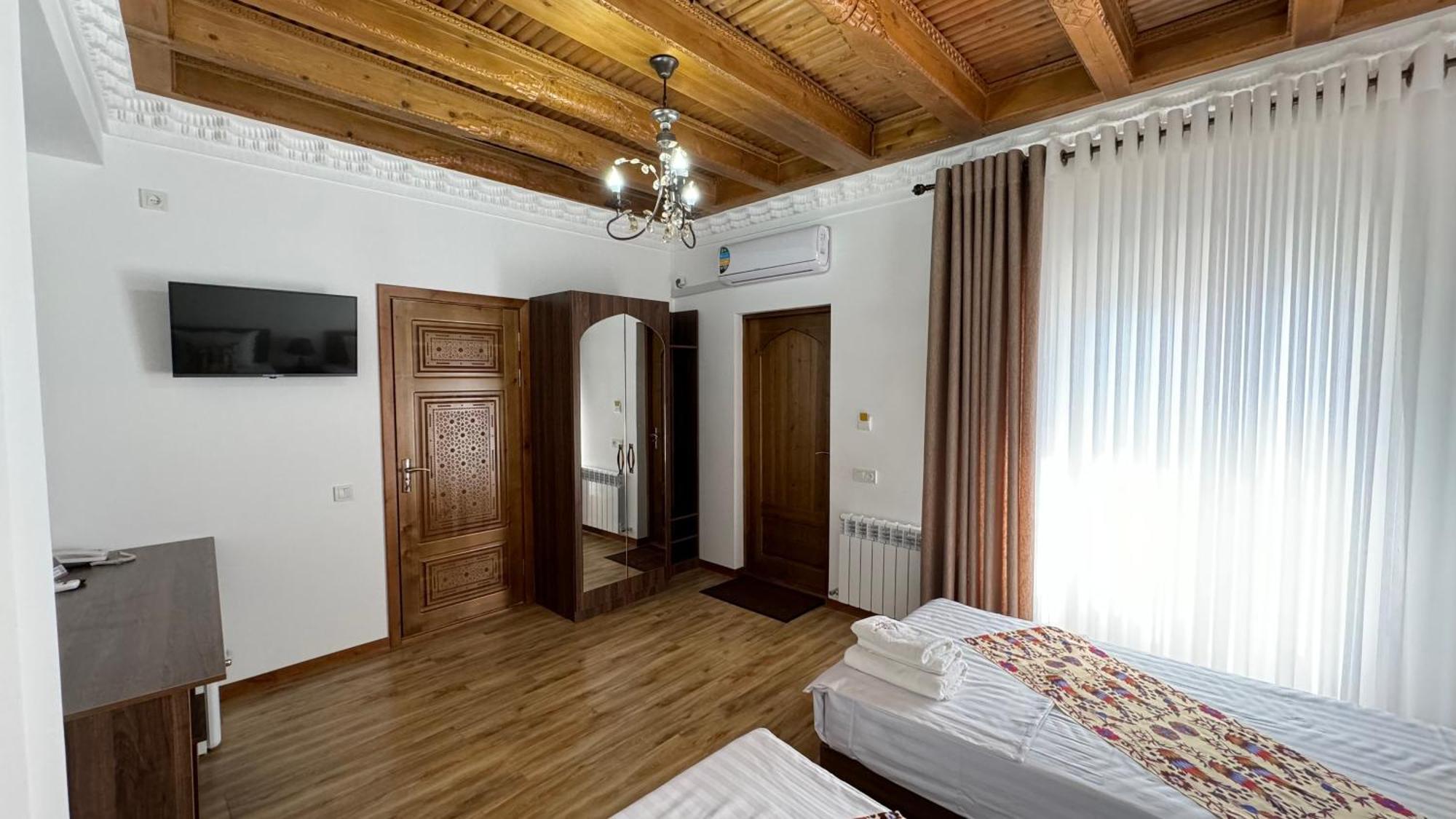 Mahbubakhon Guest House In Old City Buchara Exteriör bild
