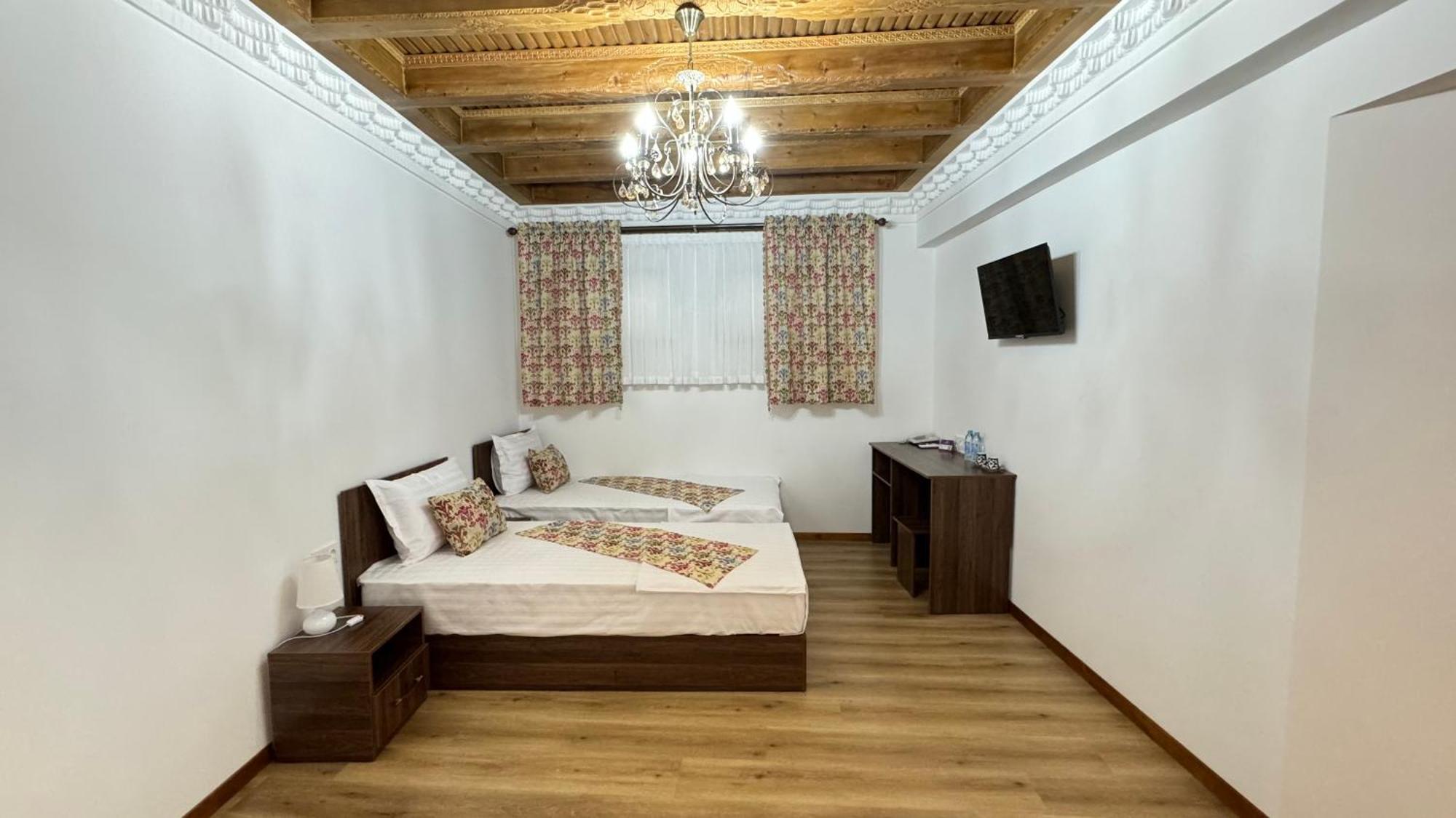 Mahbubakhon Guest House In Old City Buchara Exteriör bild