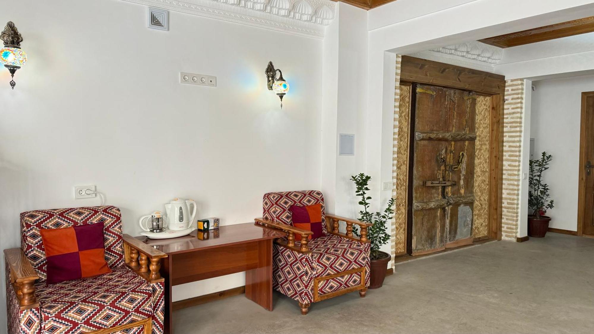 Mahbubakhon Guest House In Old City Buchara Exteriör bild